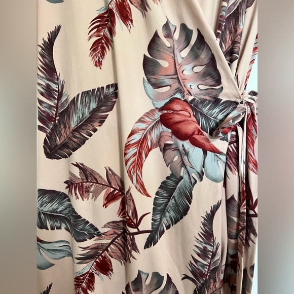 BluHeaven Monstera Plant Wrap Dress Size L - Picture 10 of 10